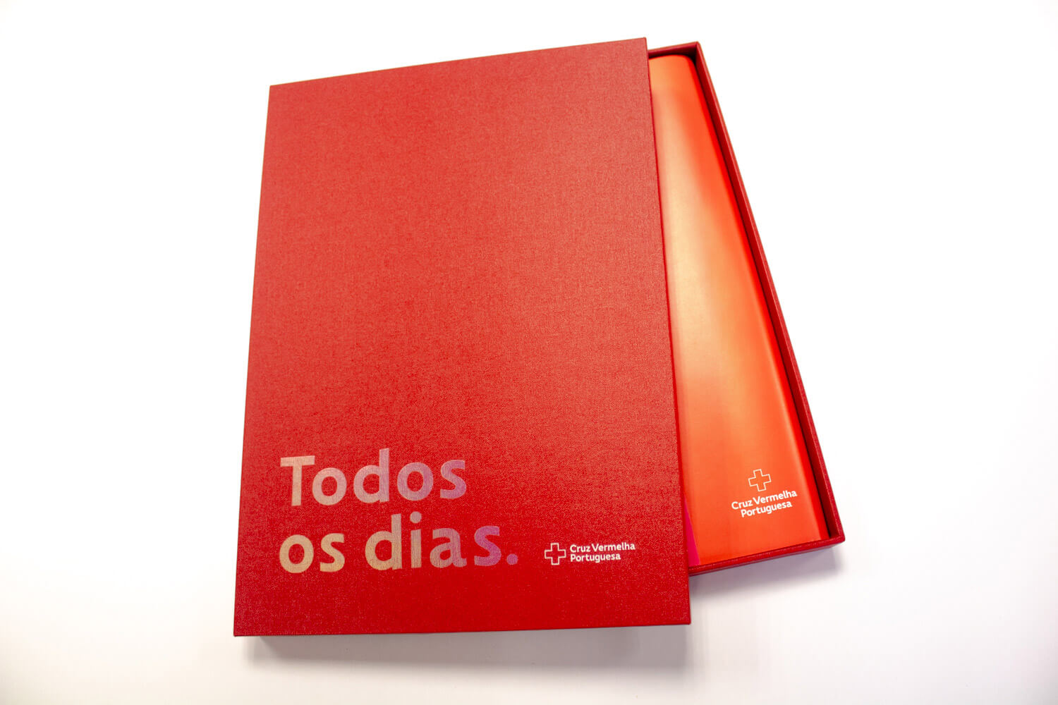 Livro 160 anos da Cruz Vermelha Portuguesa