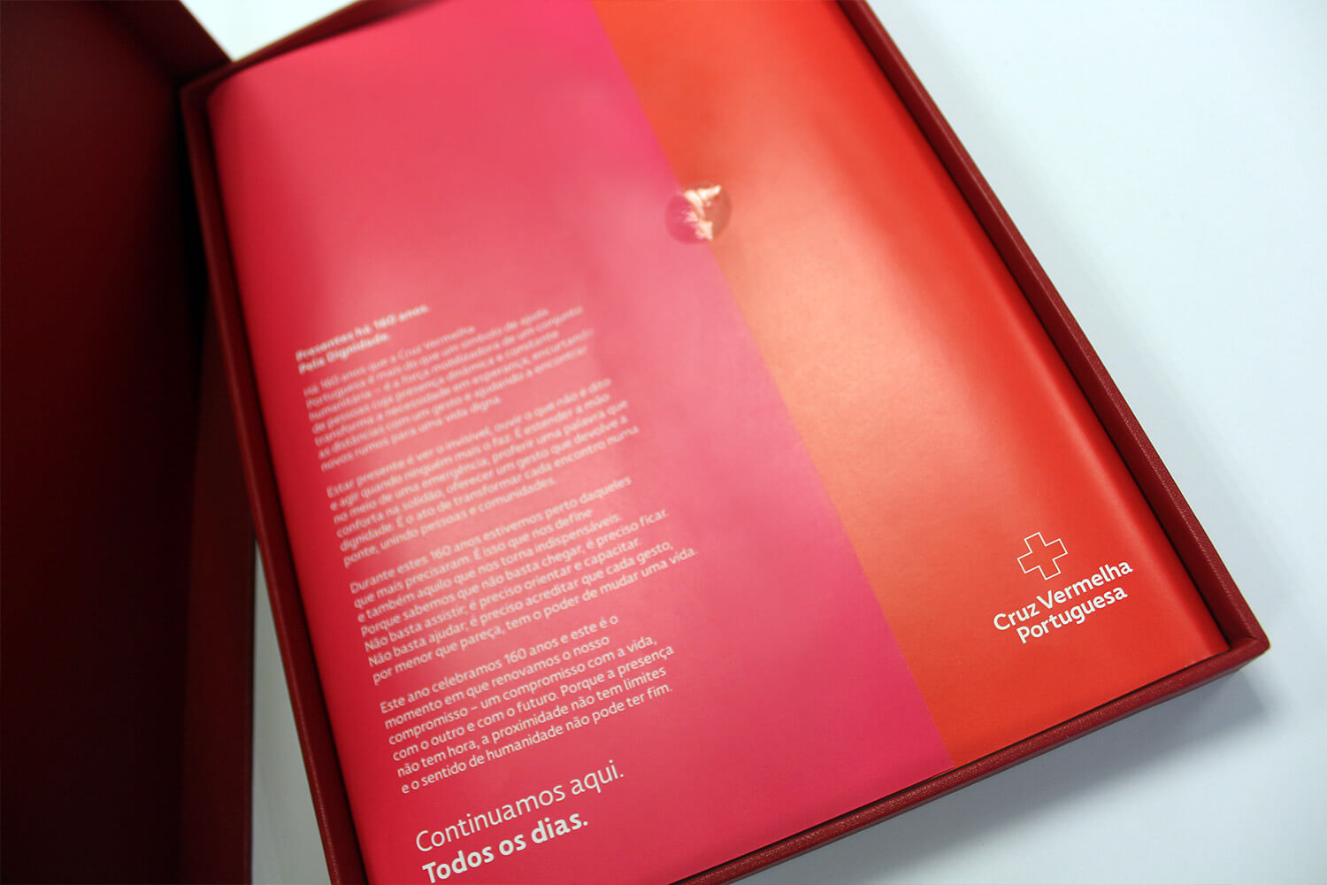 Livro 160 anos da Cruz Vermelha Portuguesa