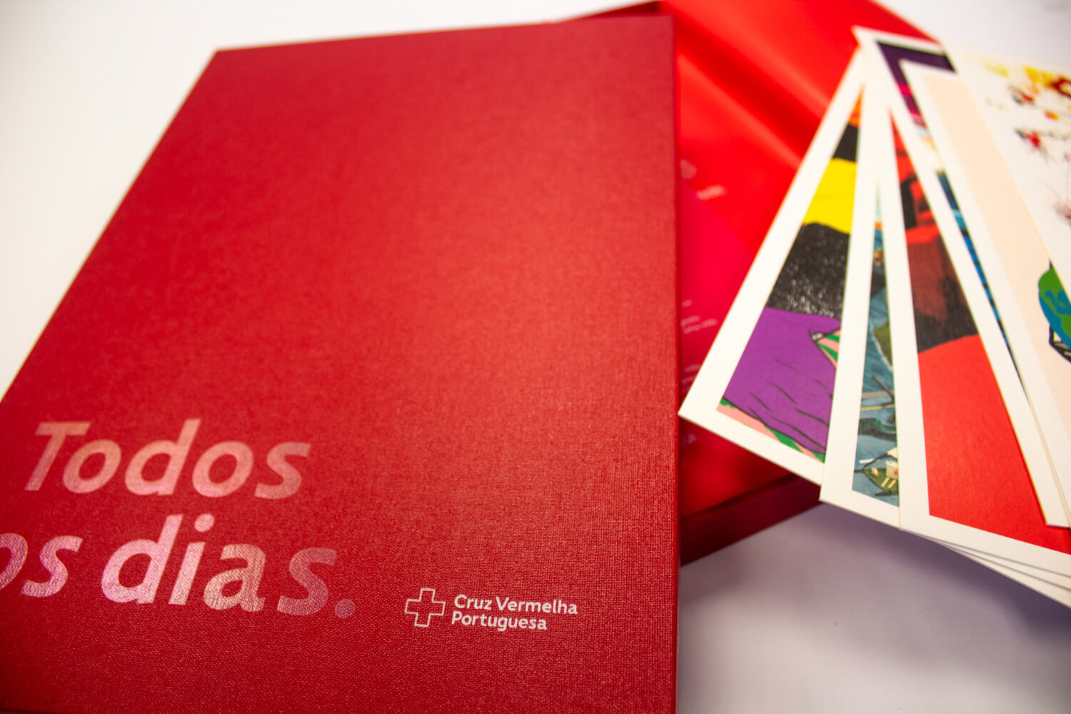 Livro 160 anos da Cruz Vermelha Portuguesa