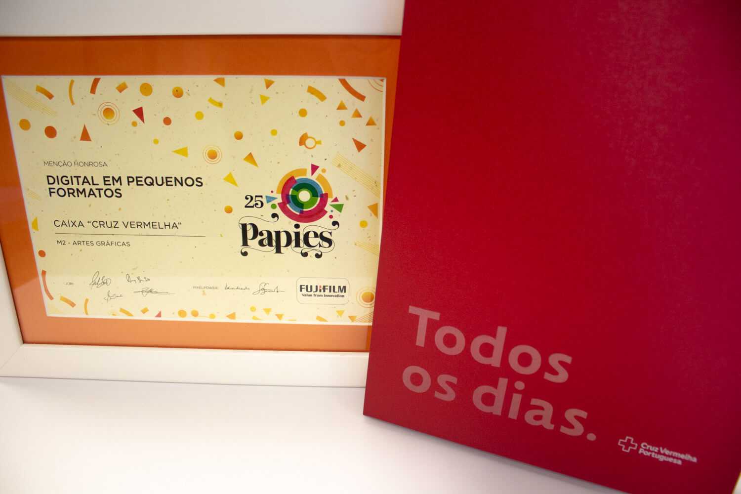 Livro 160 anos da Cruz Vermelha Portuguesa